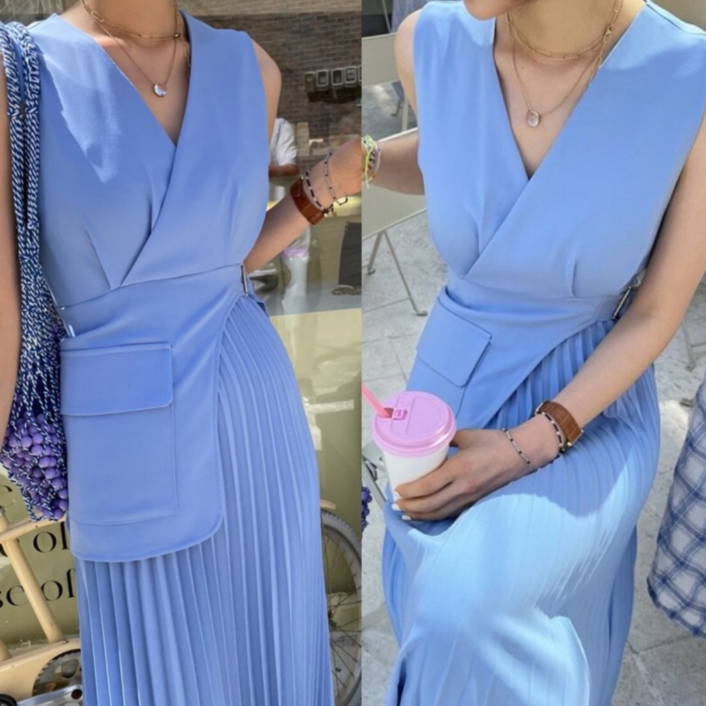 Sleeveless Pleated Midi Dress in Light Blue